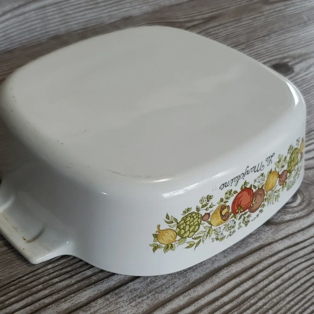 Corning ware vintage 2 qt. La Marjolaine casserole
